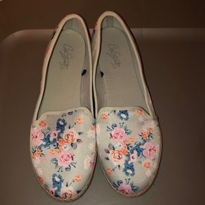 NEVER WORN city streets shoes